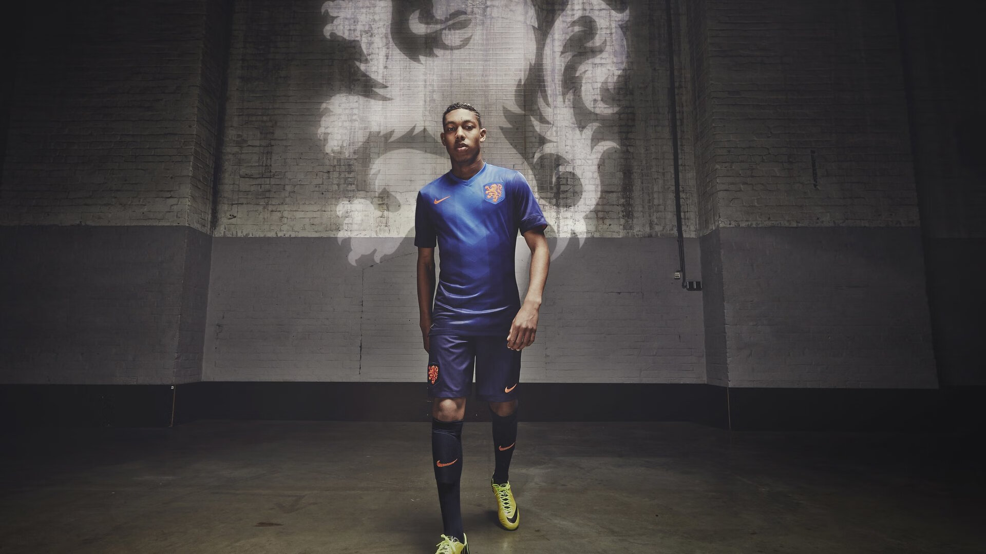 爱游戏官网-“亚戈·卡尔曼：阿根廷美洲狮队的无可替代的核心力量”